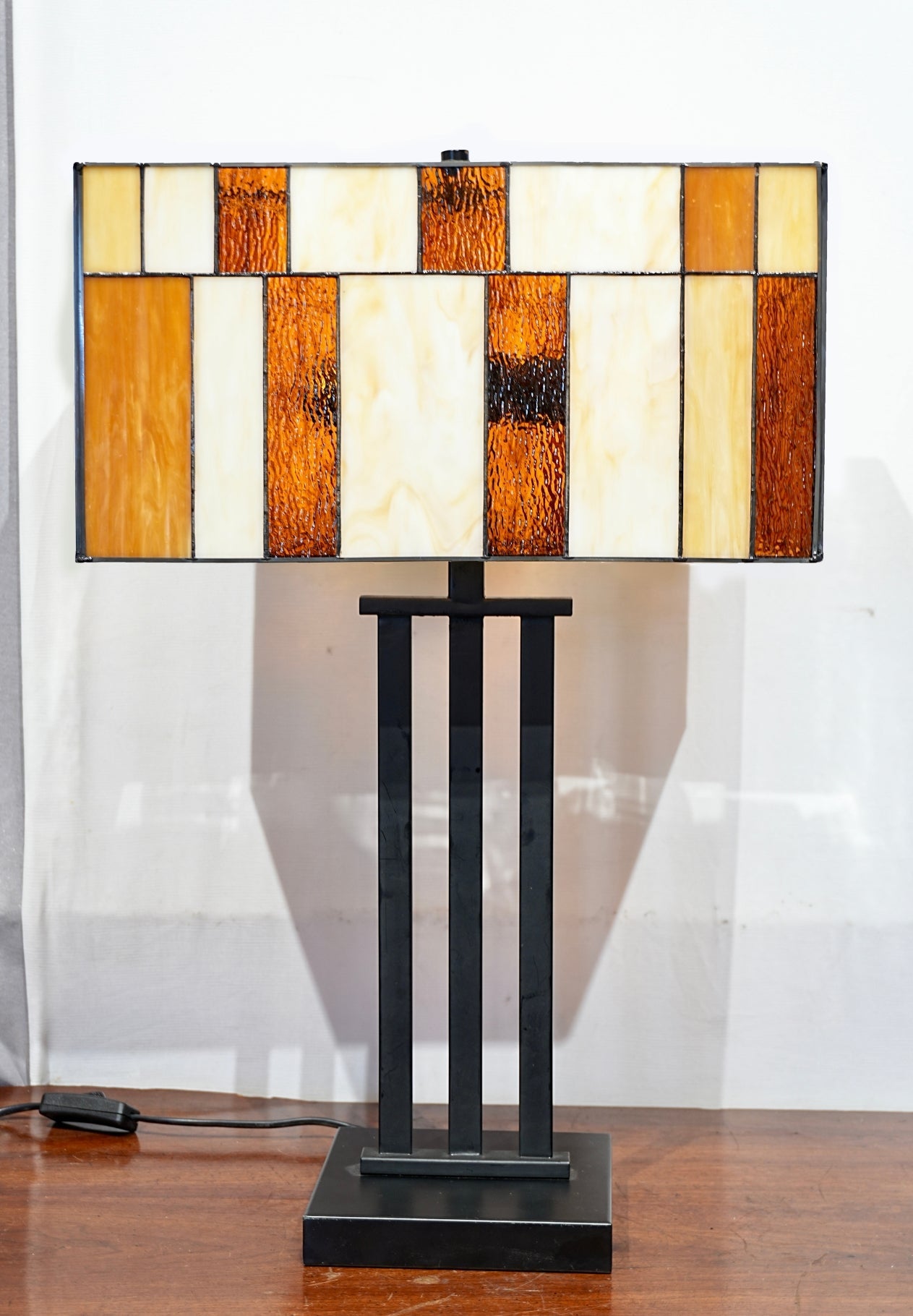 Large Modern Geometric Stained Glass Table Lamp – Amber Gold