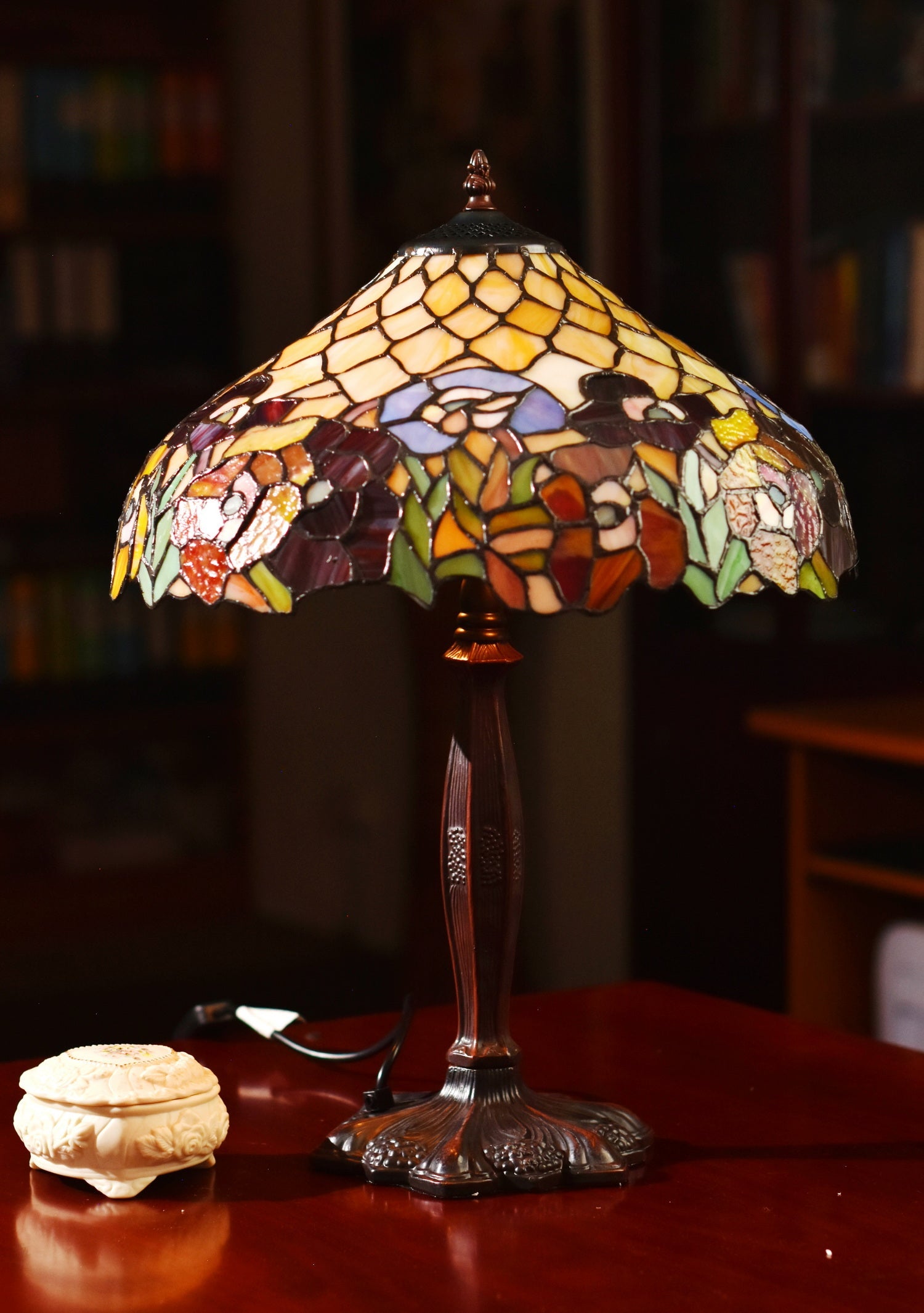 16" Tiffany Style Peony Table Lamp