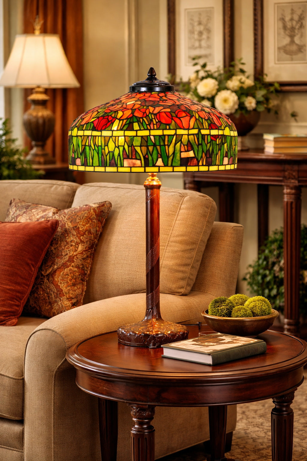 Limited Edition@18" Tiffany Red Tulip Stained Glass Table Lamp