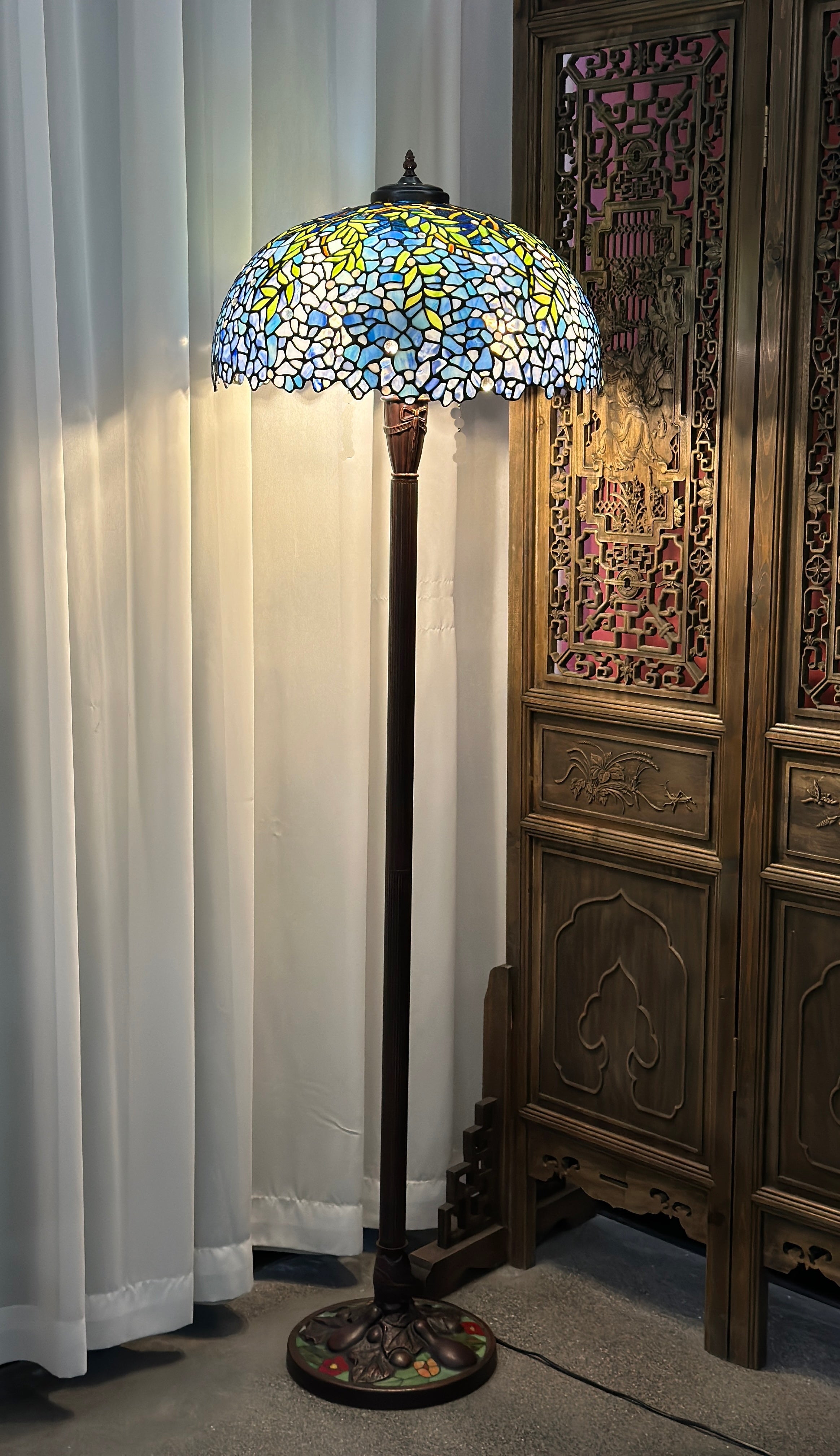Gorgeous Huge 20" Blue Wisteria Tiffany Floor Lamp With Heavy decor Base