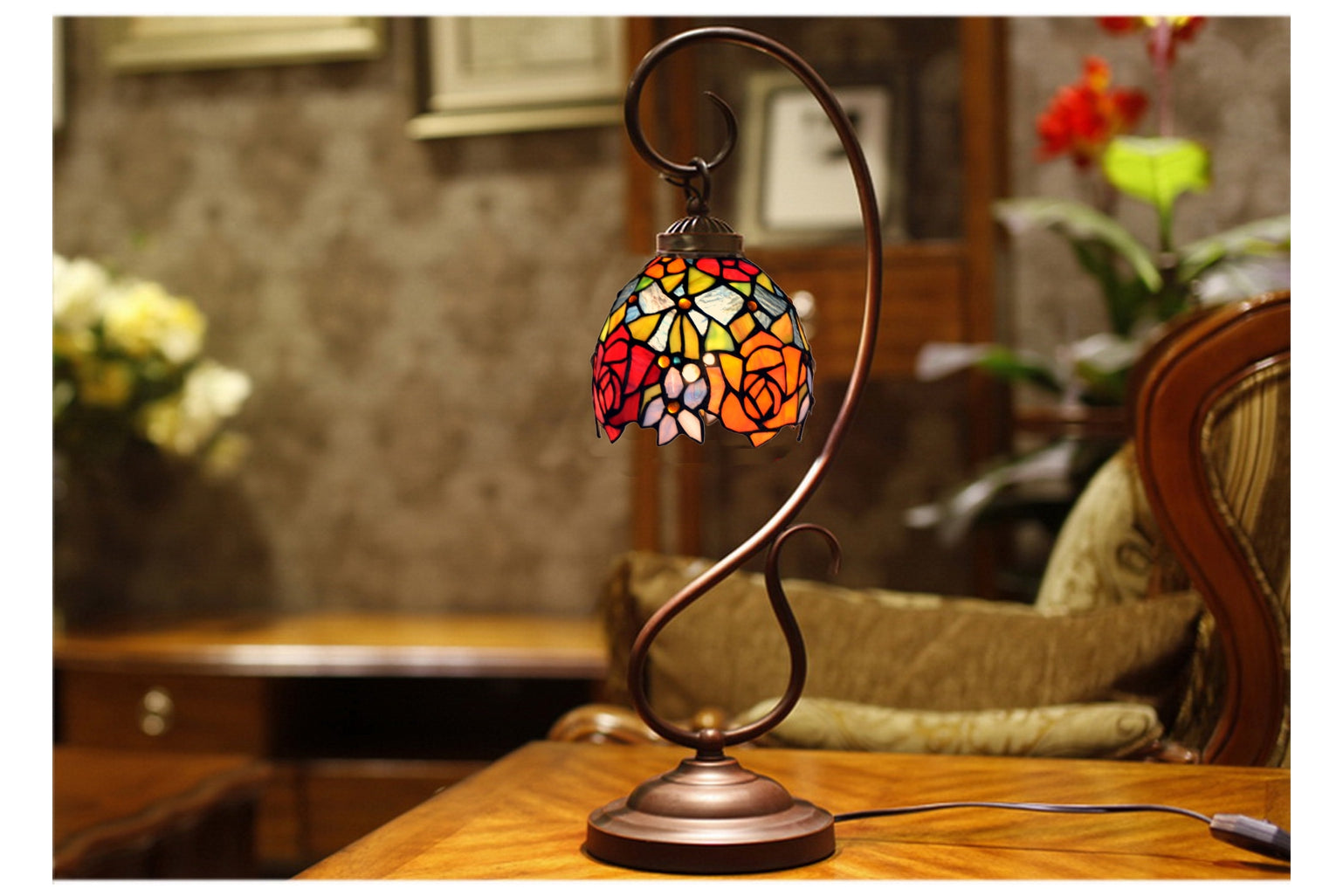 Elegant Rose Tiffany Accent Table Lamp